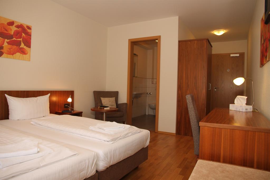 Landgasthof Zur Sonne I Hotel & Restaurant Neuburg am Rhein Chambre photo