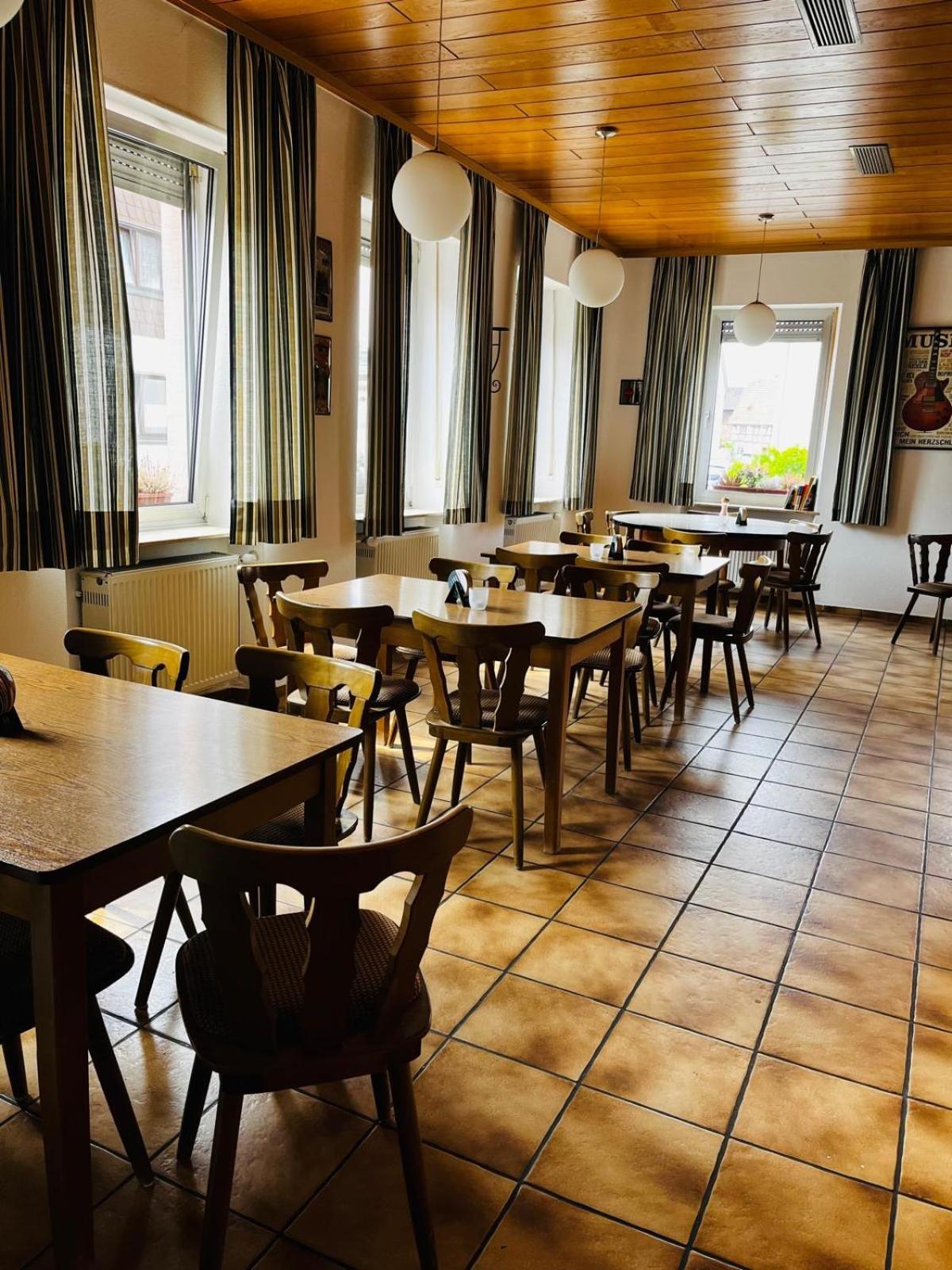 Landgasthof Zur Sonne I Hotel & Restaurant Neuburg am Rhein Extérieur photo
