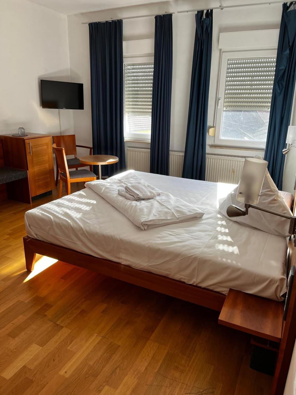 Landgasthof Zur Sonne I Hotel & Restaurant Neuburg am Rhein Extérieur photo